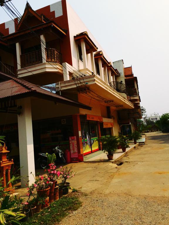 J-Safe Guesthouse Sukhothai Esterno foto