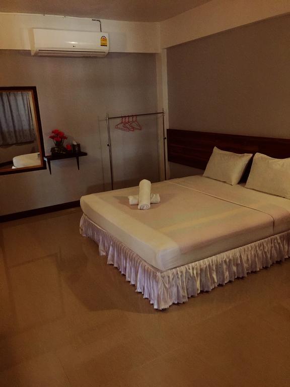J-Safe Guesthouse Sukhothai Esterno foto