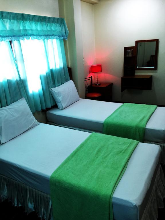 J-Safe Guesthouse Sukhothai Esterno foto