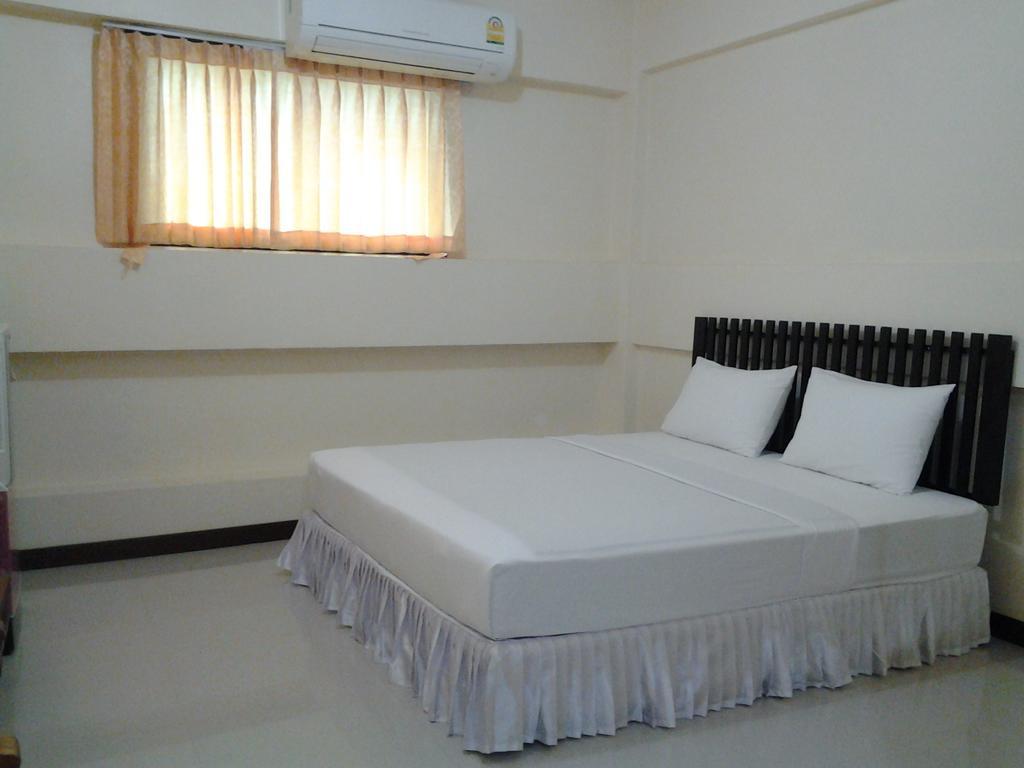 J-Safe Guesthouse Sukhothai Esterno foto