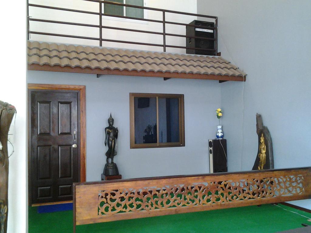 J-Safe Guesthouse Sukhothai Esterno foto