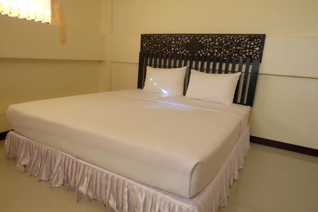 J-Safe Guesthouse Sukhothai Esterno foto