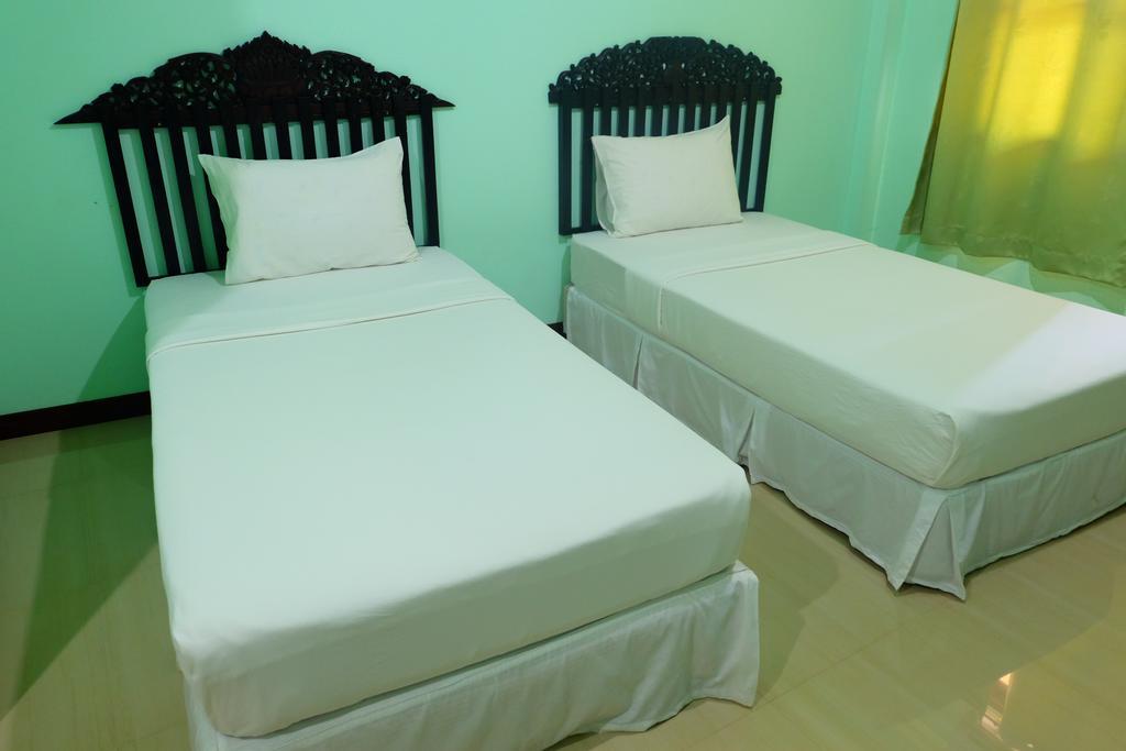 J-Safe Guesthouse Sukhothai Esterno foto