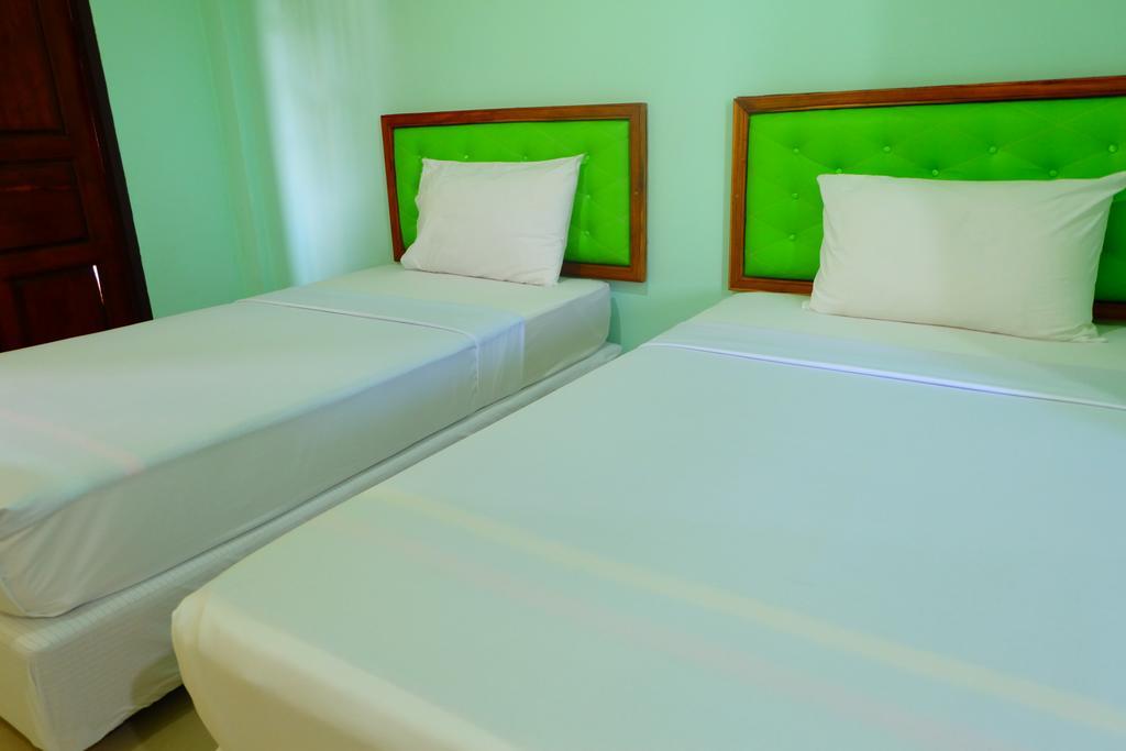 J-Safe Guesthouse Sukhothai Esterno foto