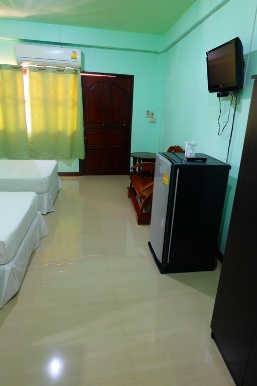 J-Safe Guesthouse Sukhothai Esterno foto